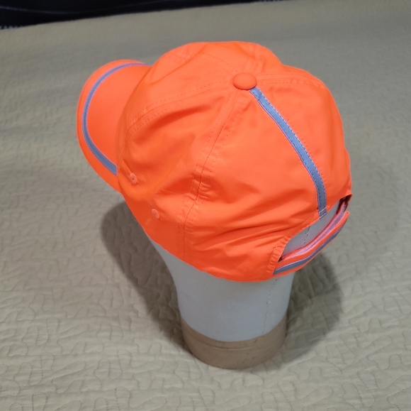 Port Authority Hi Vis strapback hat - Picture 3 of 7